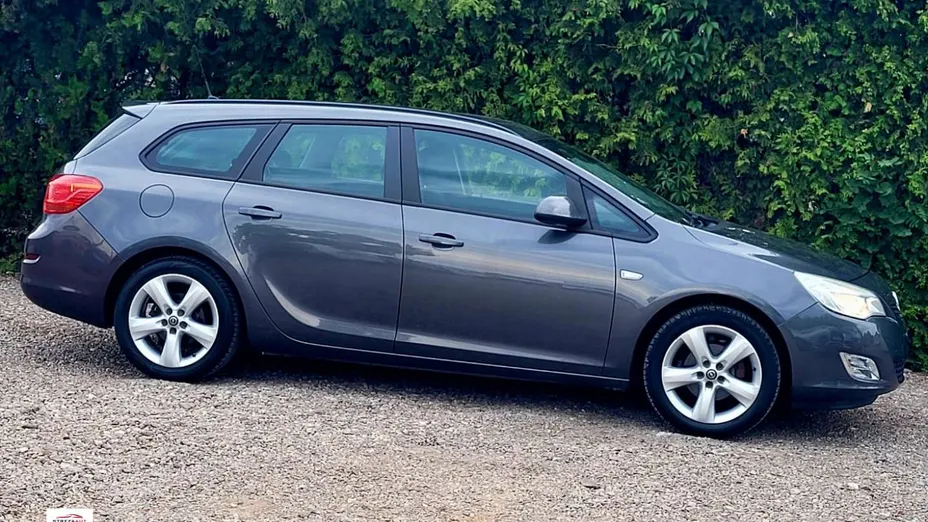 OPEL Astra -