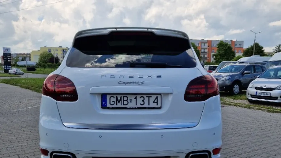 PORSCHE Cayenne -
