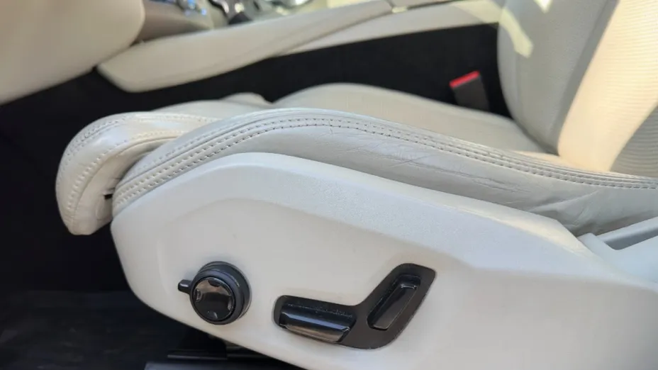 VOLVO XC90 -