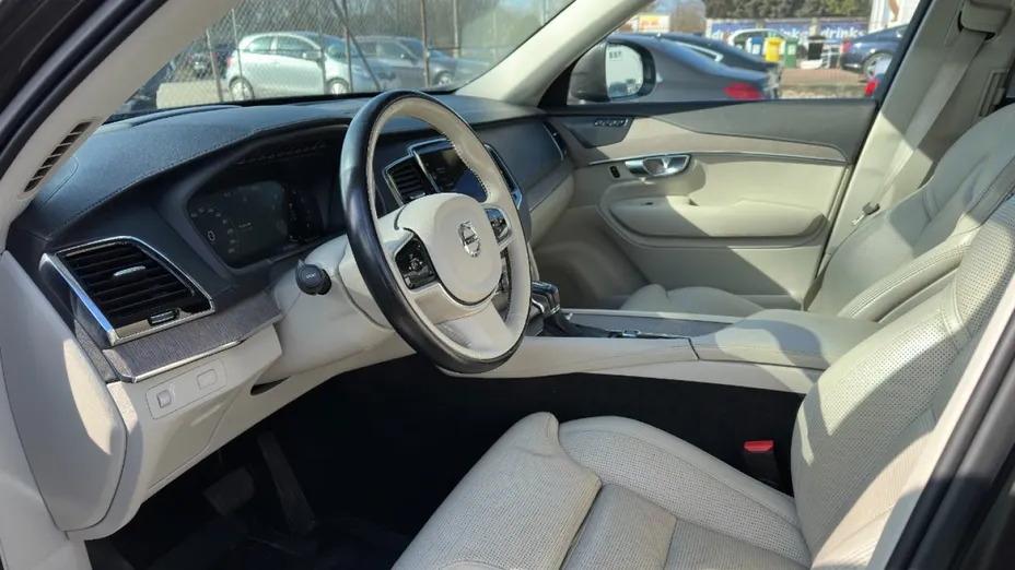 VOLVO XC90 -