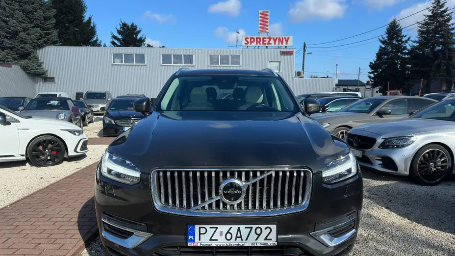 VOLVO XC90 -