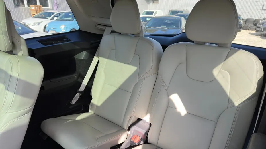VOLVO XC90 -