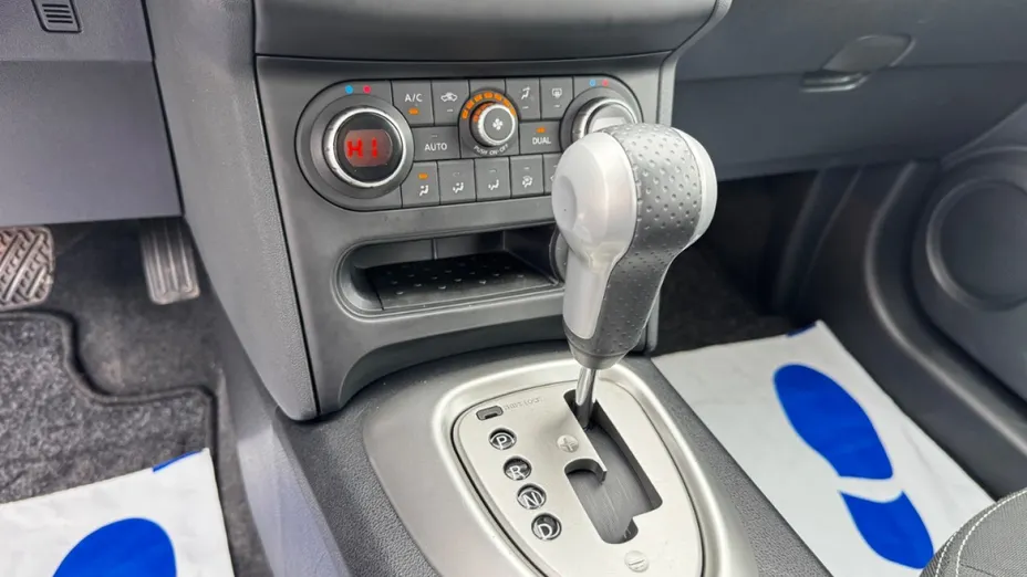 NISSAN Qashqai -