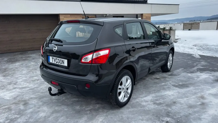 NISSAN Qashqai -
