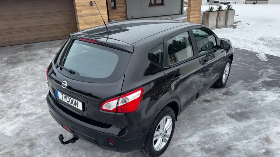 NISSAN Qashqai -