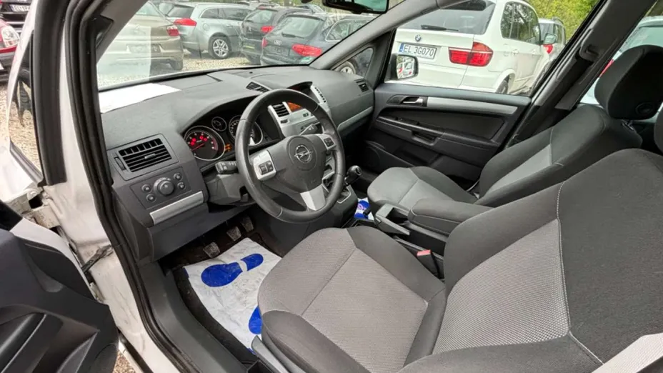 OPEL Zafira -