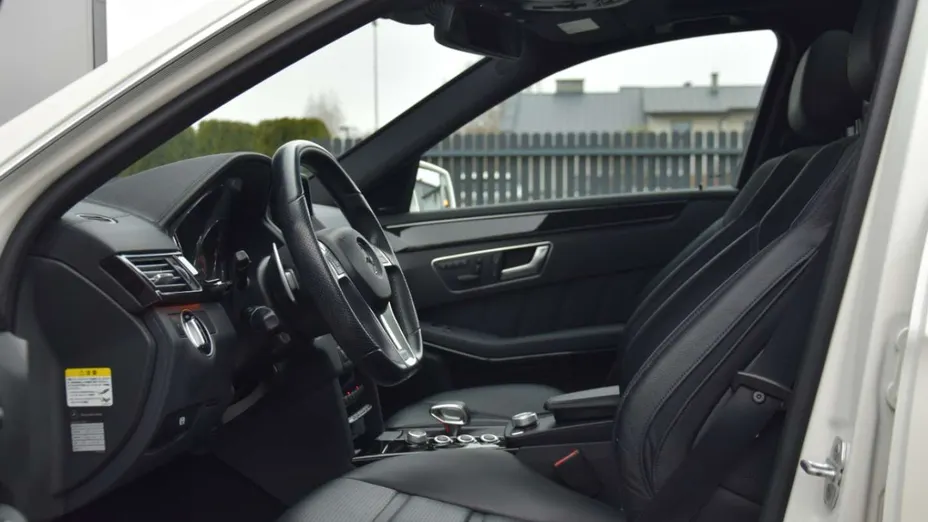 MERCEDES-BENZ E Klasa -