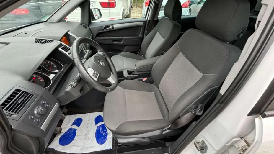 OPEL Zafira -