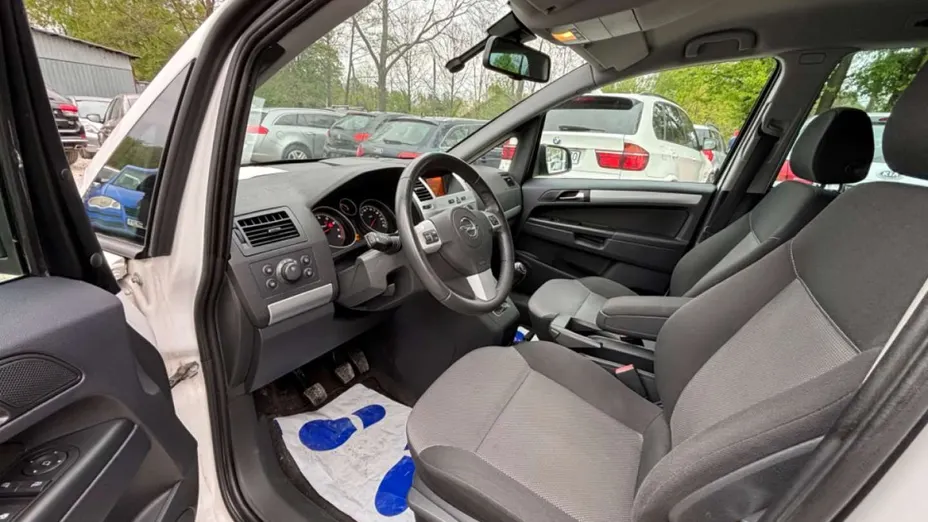 OPEL Zafira -