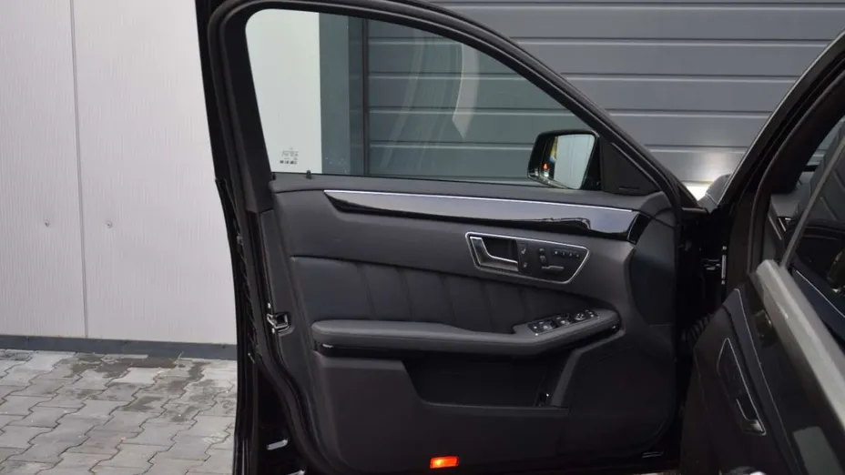 MERCEDES-BENZ E Klasa -