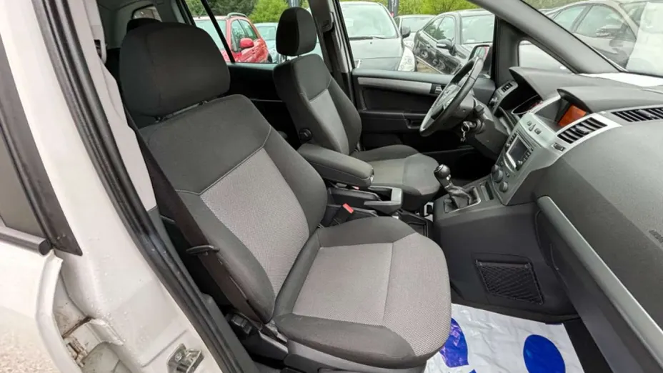 OPEL Zafira -