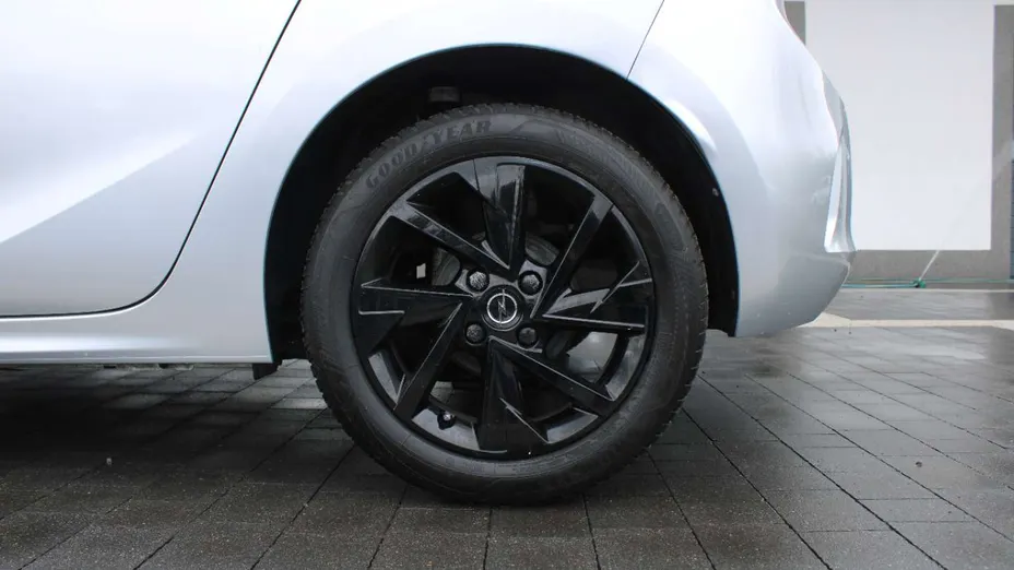 OPEL Corsa -