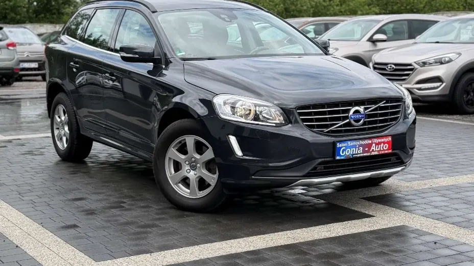 VOLVO XC60 -