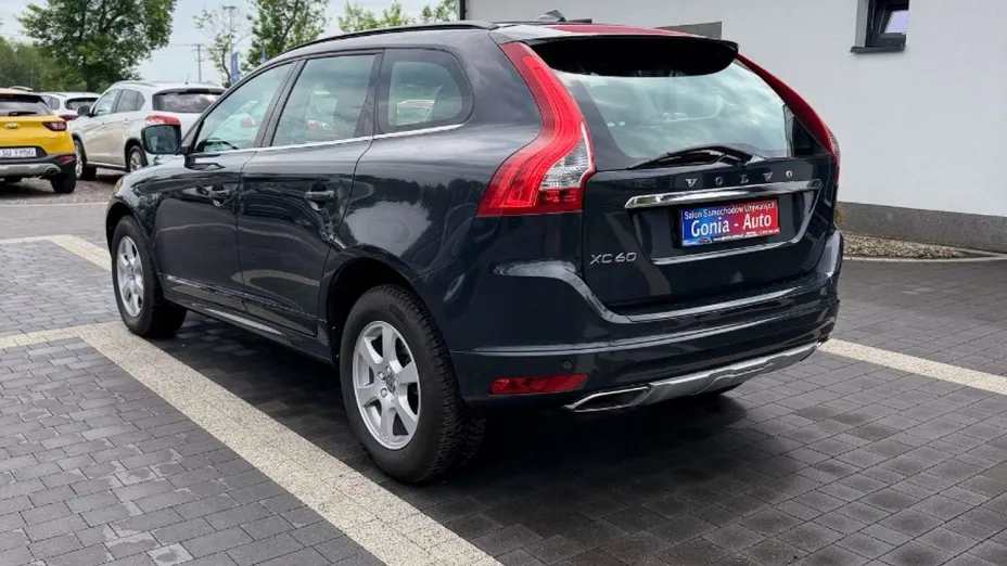 VOLVO XC60 -