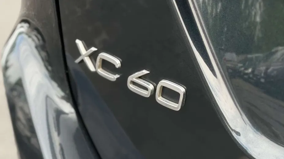 VOLVO XC60 -