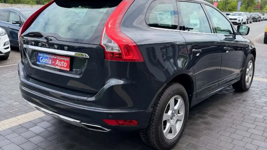 VOLVO XC60 -