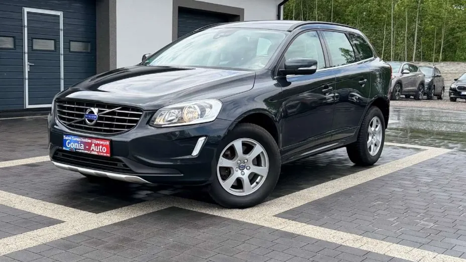 VOLVO XC60 -