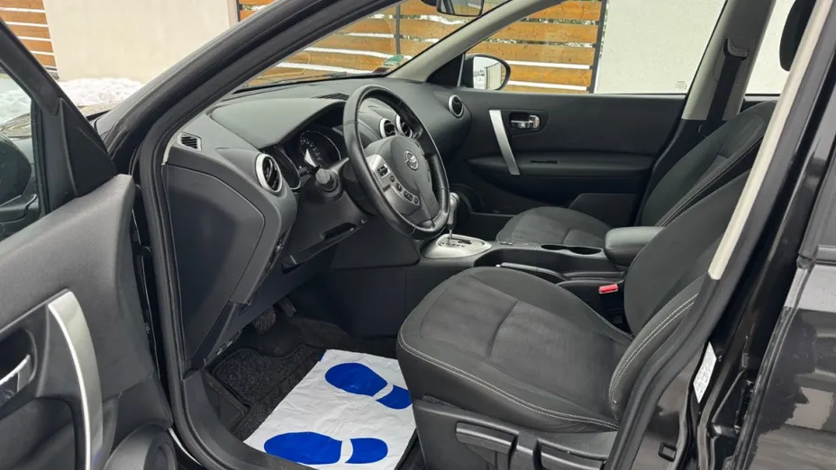 NISSAN Qashqai -