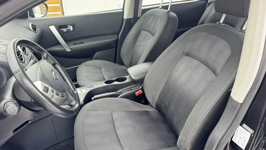 NISSAN Qashqai -