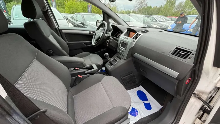 OPEL Zafira -