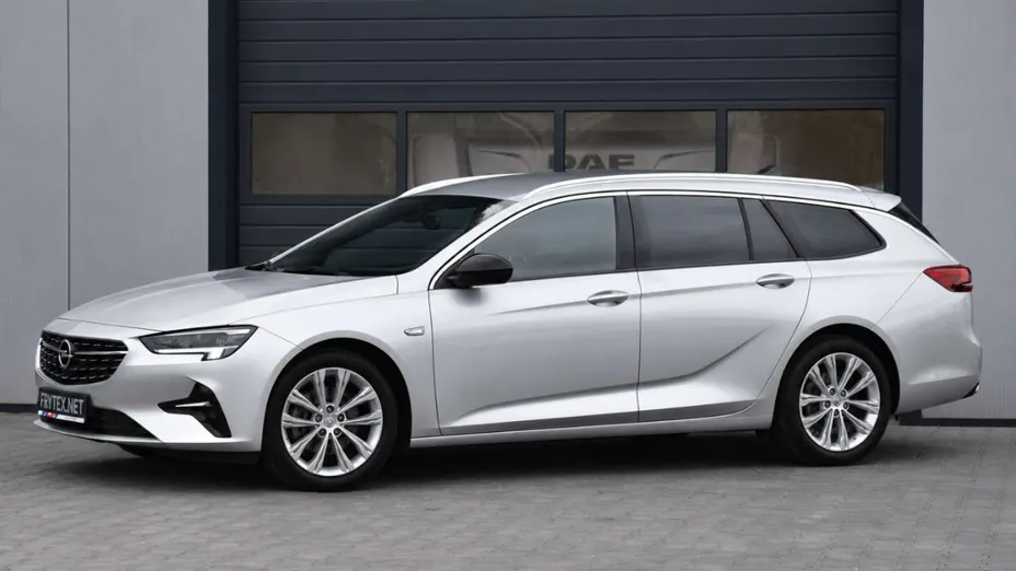 OPEL Insignia -
