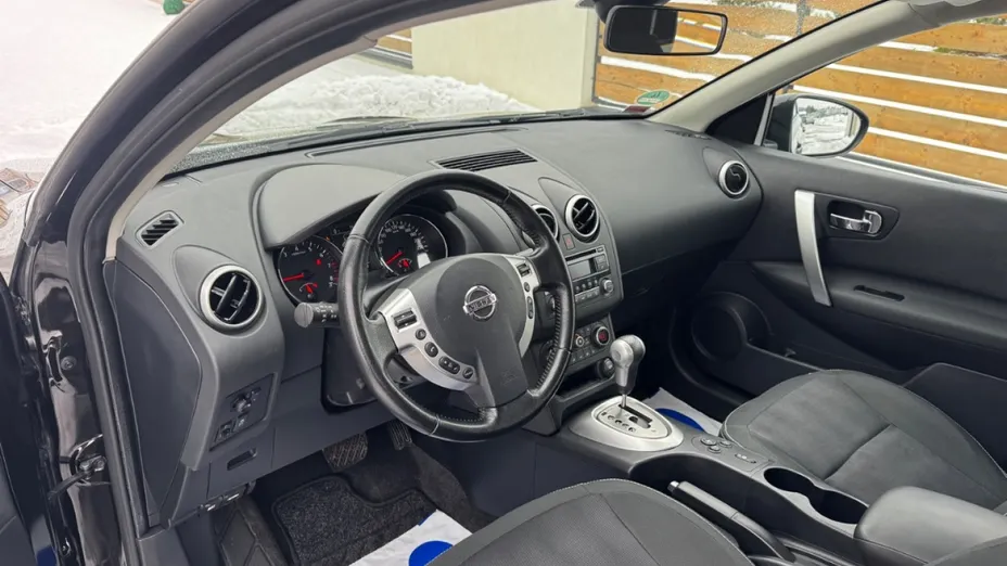 NISSAN Qashqai -
