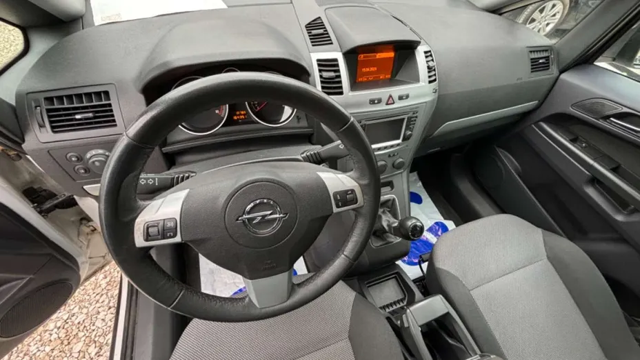 OPEL Zafira -