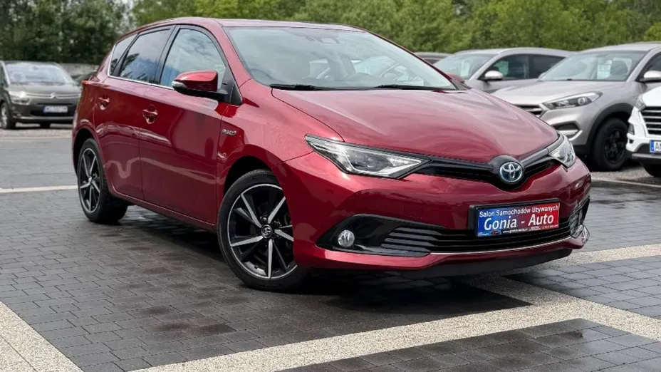 TOYOTA Auris -
