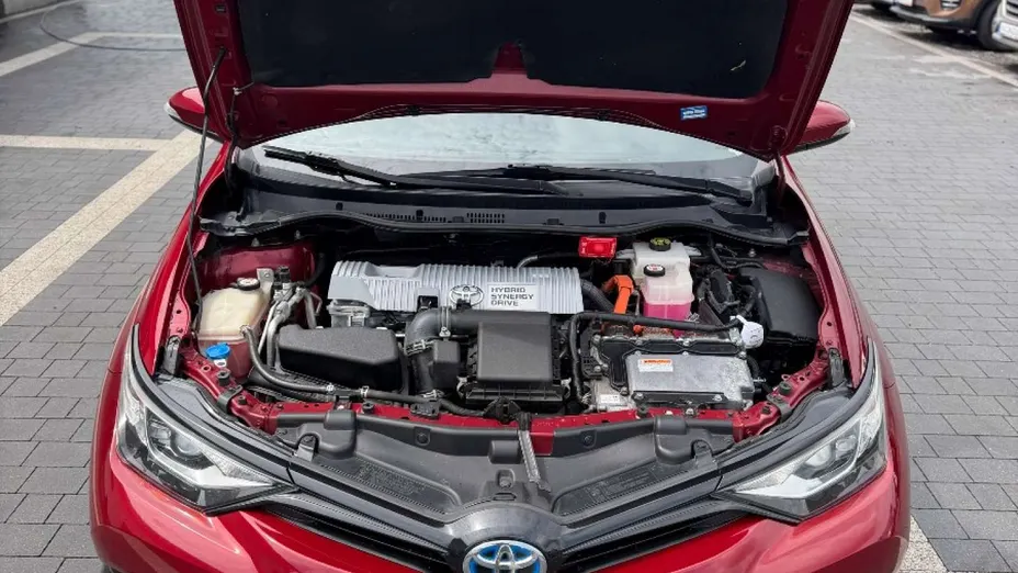 TOYOTA Auris -