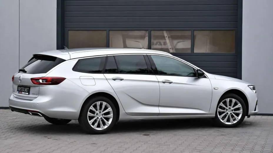 OPEL Insignia -
