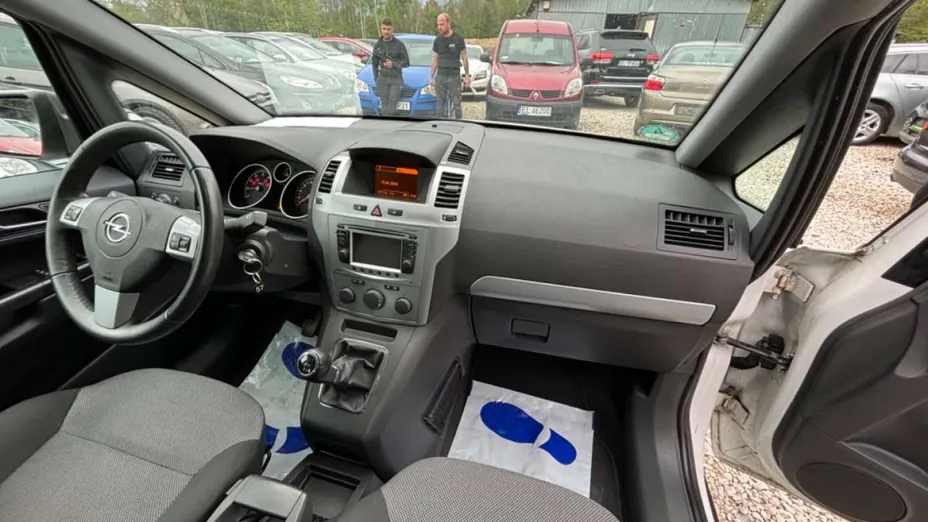OPEL Zafira -