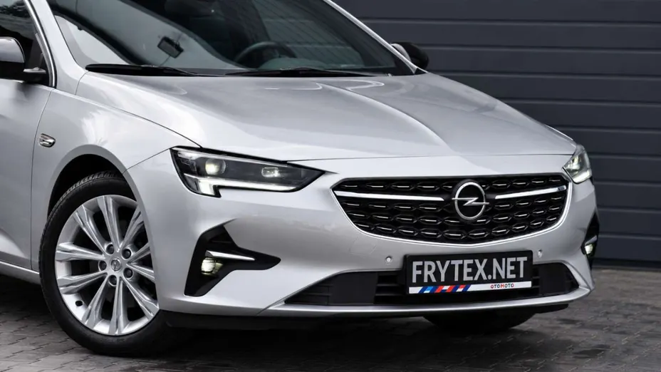 OPEL Insignia -