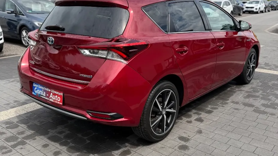 TOYOTA Auris -