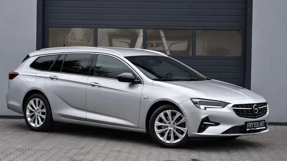 OPEL Insignia -