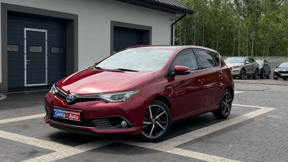 TOYOTA Auris -