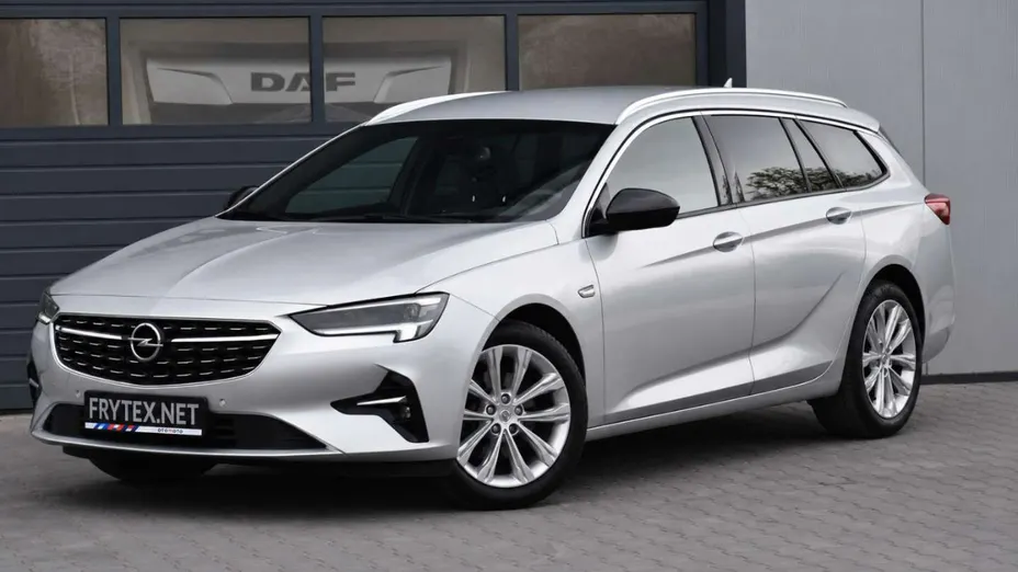 OPEL Insignia -