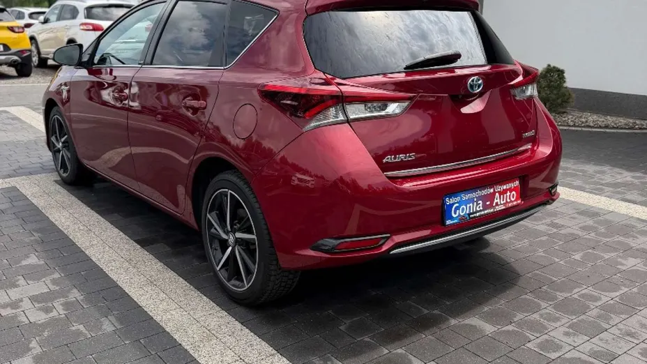TOYOTA Auris -