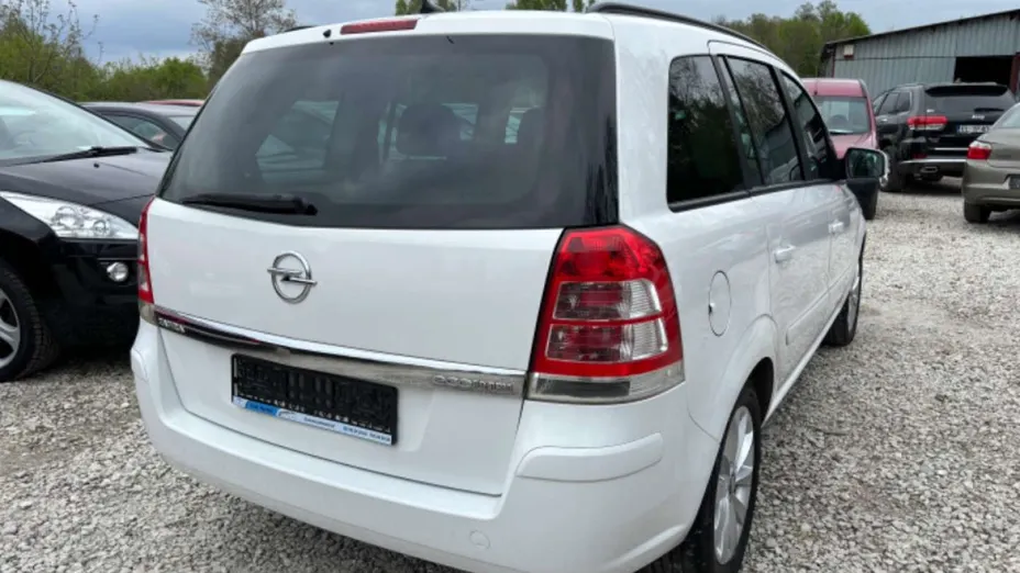 OPEL Zafira -