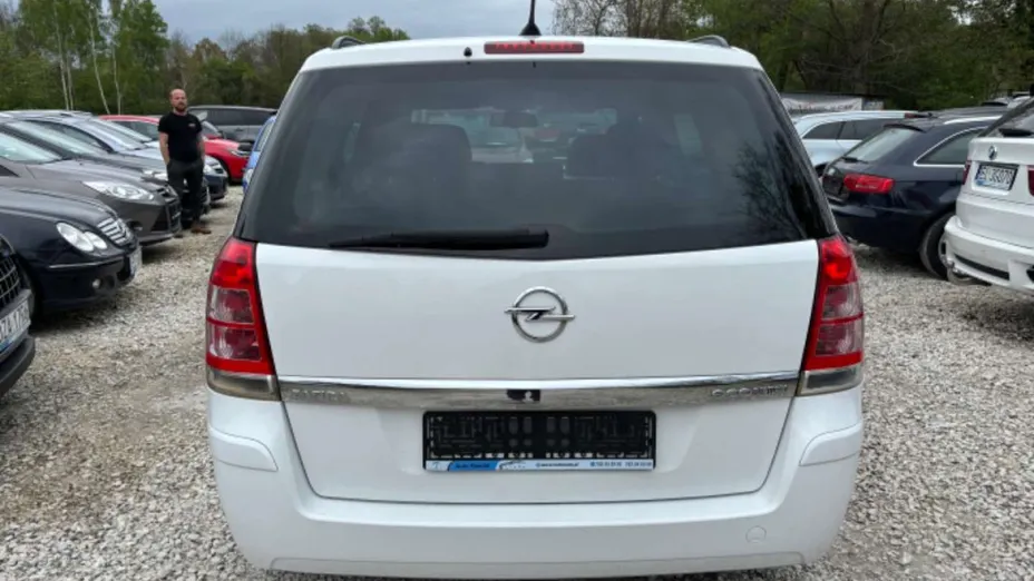 OPEL Zafira -
