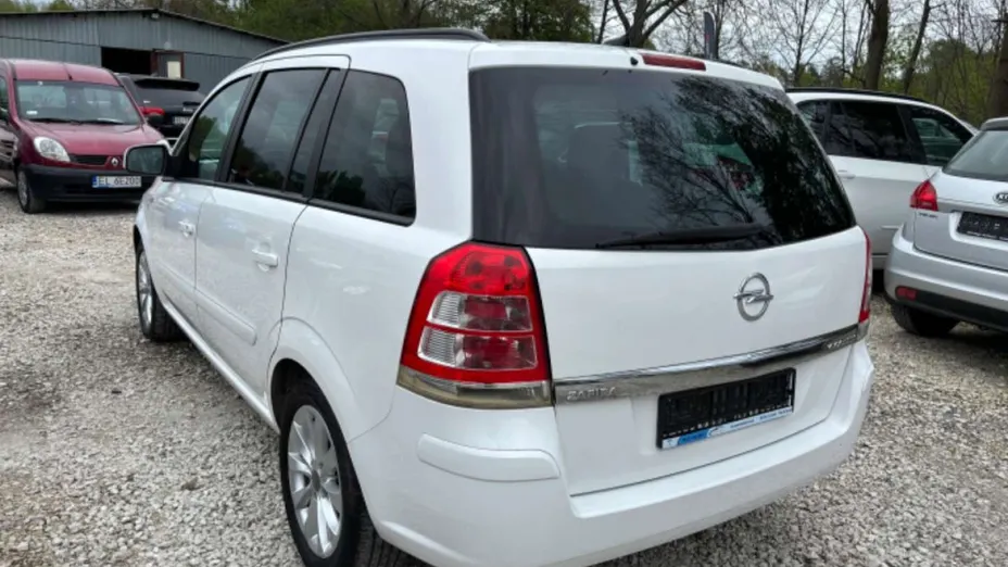OPEL Zafira -