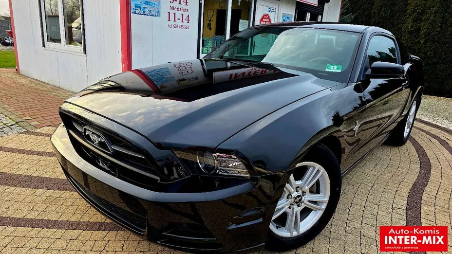 FORD Mustang -