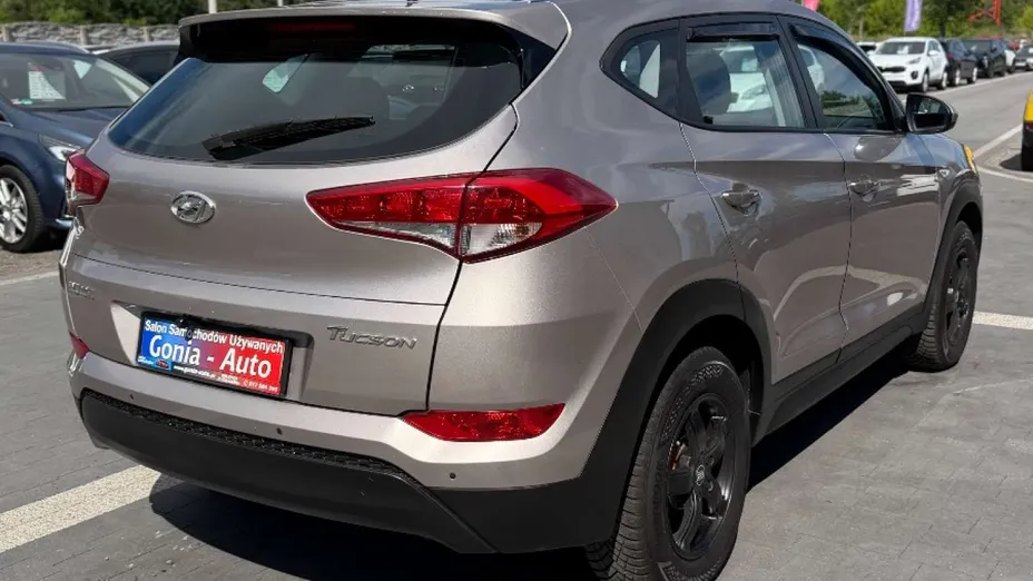 HYUNDAI Tucson -
