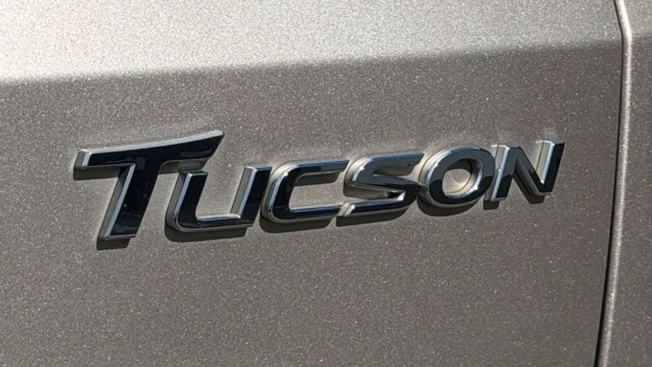 HYUNDAI Tucson -