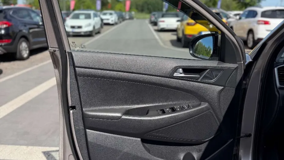 HYUNDAI Tucson -