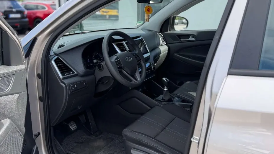 HYUNDAI Tucson -