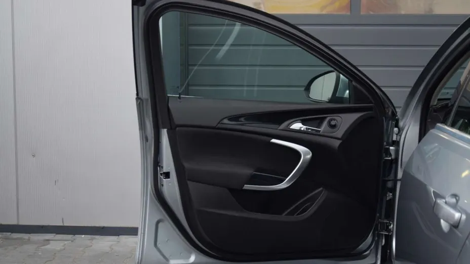 OPEL Insignia -