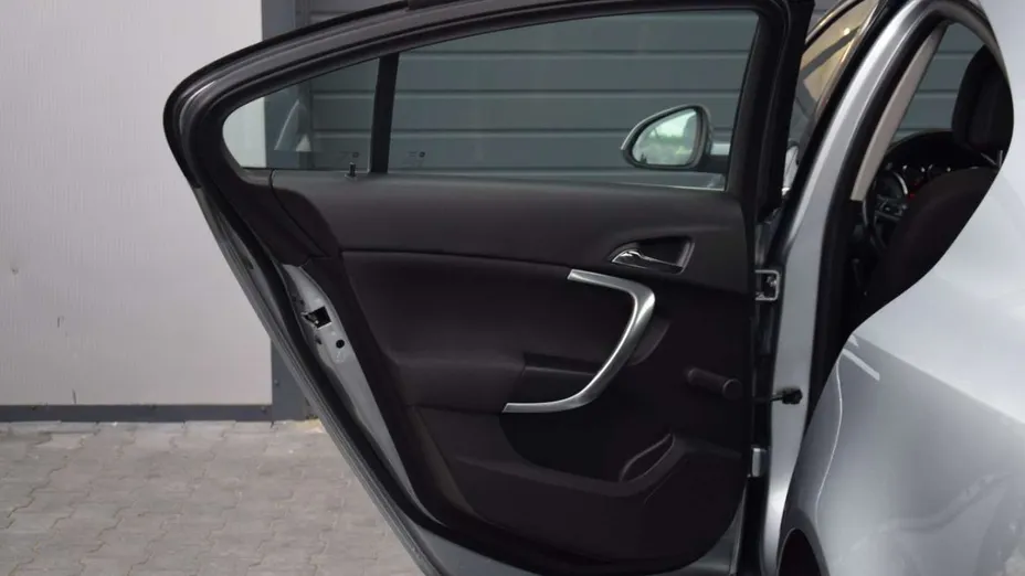 OPEL Insignia -
