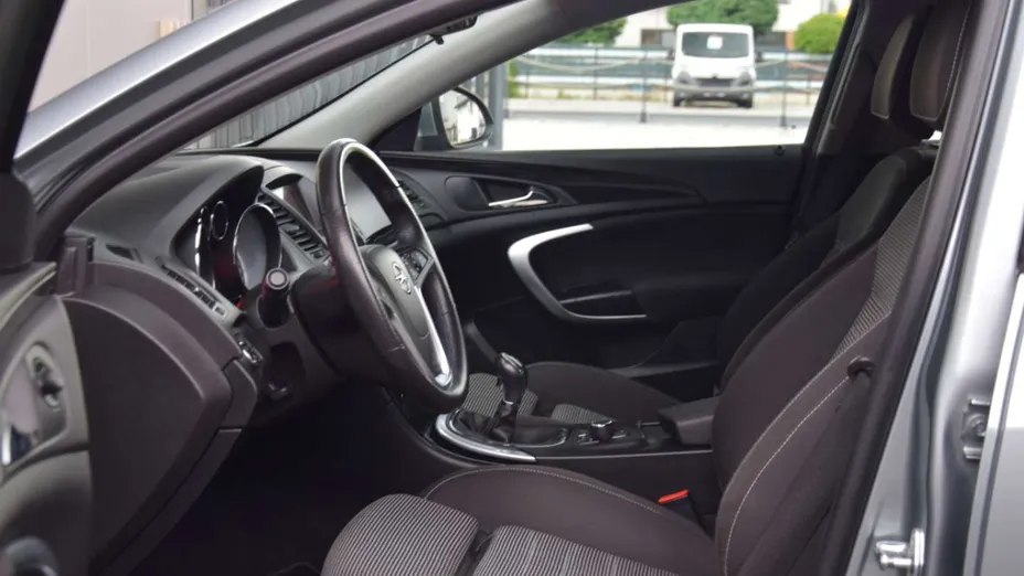 OPEL Insignia -