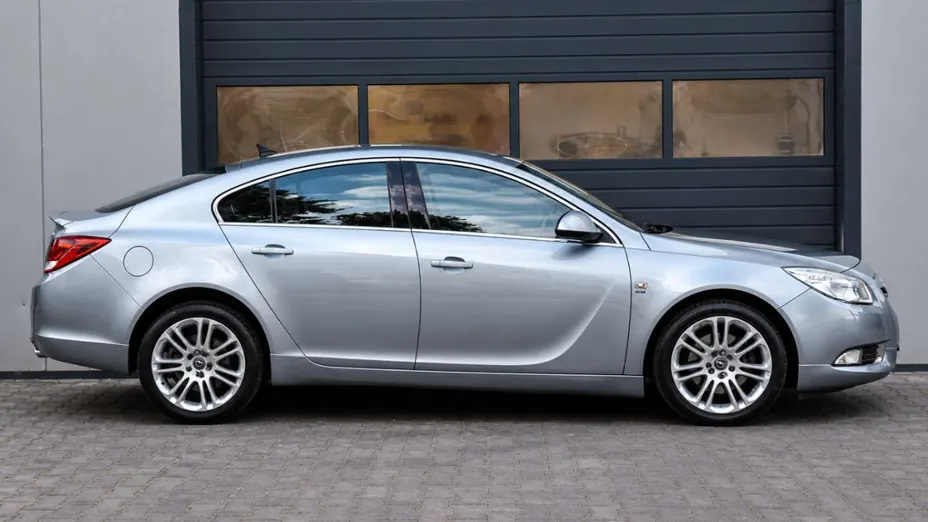 OPEL Insignia -