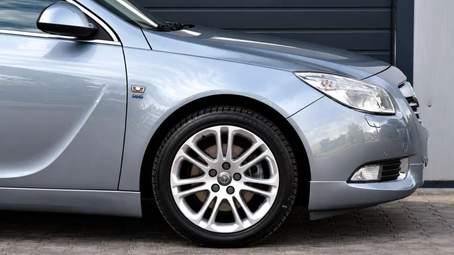 OPEL Insignia -